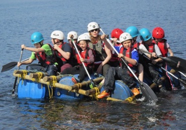 Raft%20Building%20at%20Humphery%20Head%20Centre